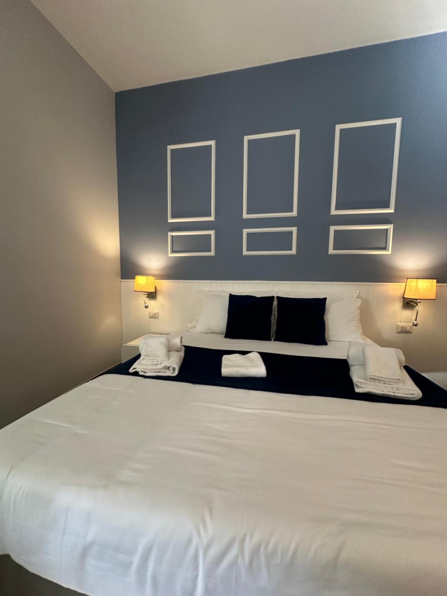 Hotiday Room Collection - Napoli Botanique Екстер'єр фото