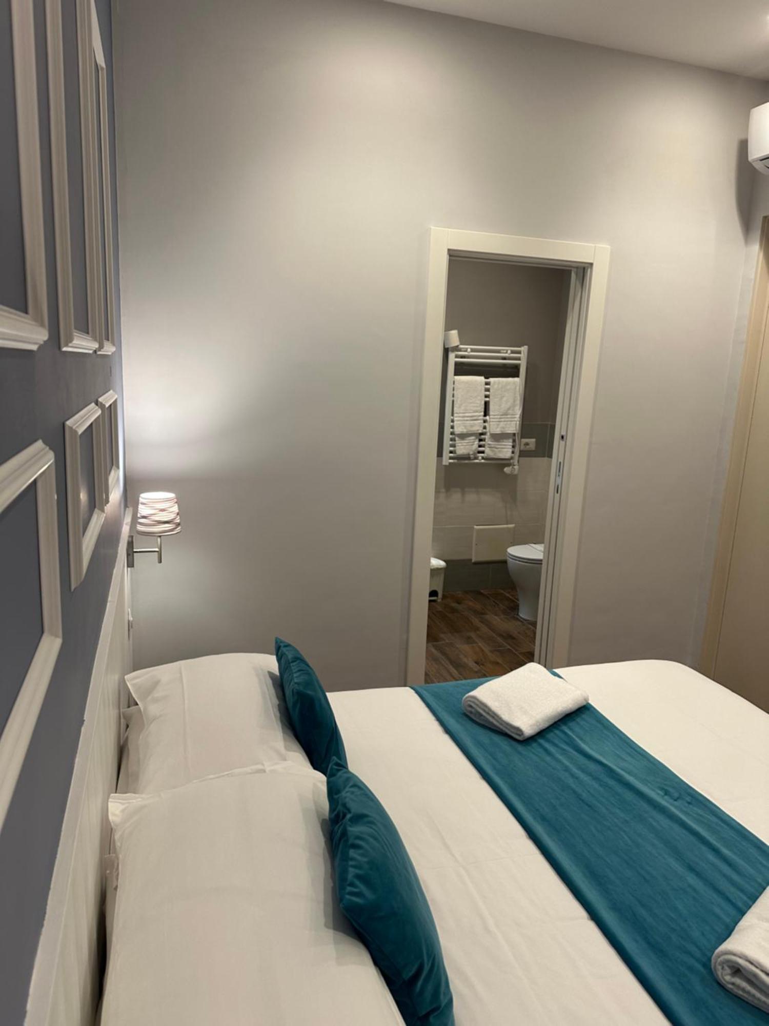 Hotiday Room Collection - Napoli Botanique Екстер'єр фото